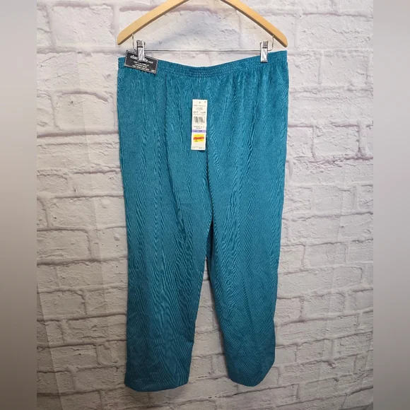 NWT Alfred Dunner Adirondack Trail French Terry Casual Pants Size 18P - Picture 3 of 7